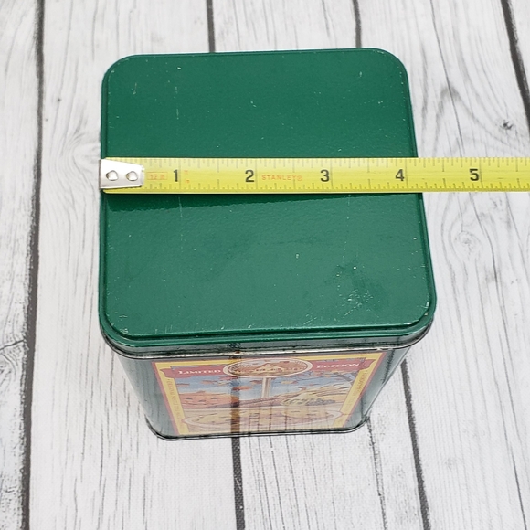 1970s Vintage Green Limited Edition Nestle Toll House Cookie Tin - Picture 6 of 8